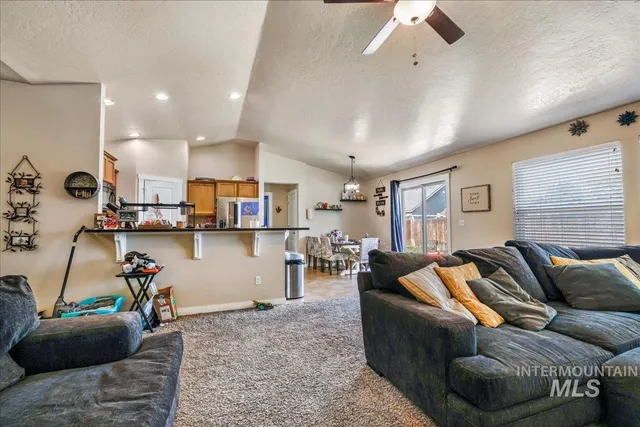 $395,000 | 740 Southwest Portal Street, Mountain Home, ID 83647