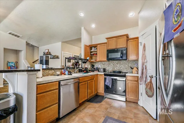 $395,000 | 740 Southwest Portal Street, Mountain Home, ID 83647