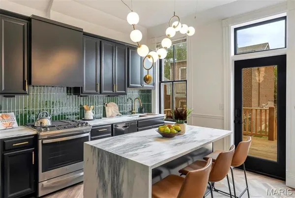 $499,000 | 2432 McNair Avenue, St. Louis, MO 63104