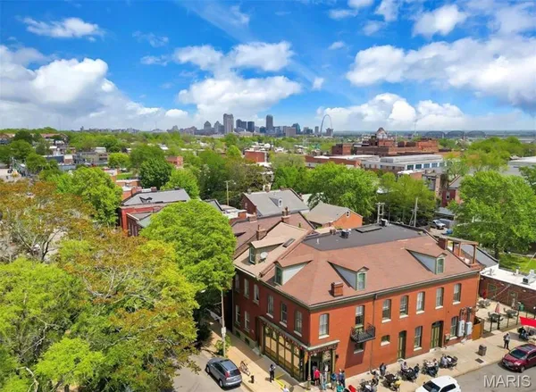 $499,000 | 2432 McNair Avenue, St. Louis, MO 63104