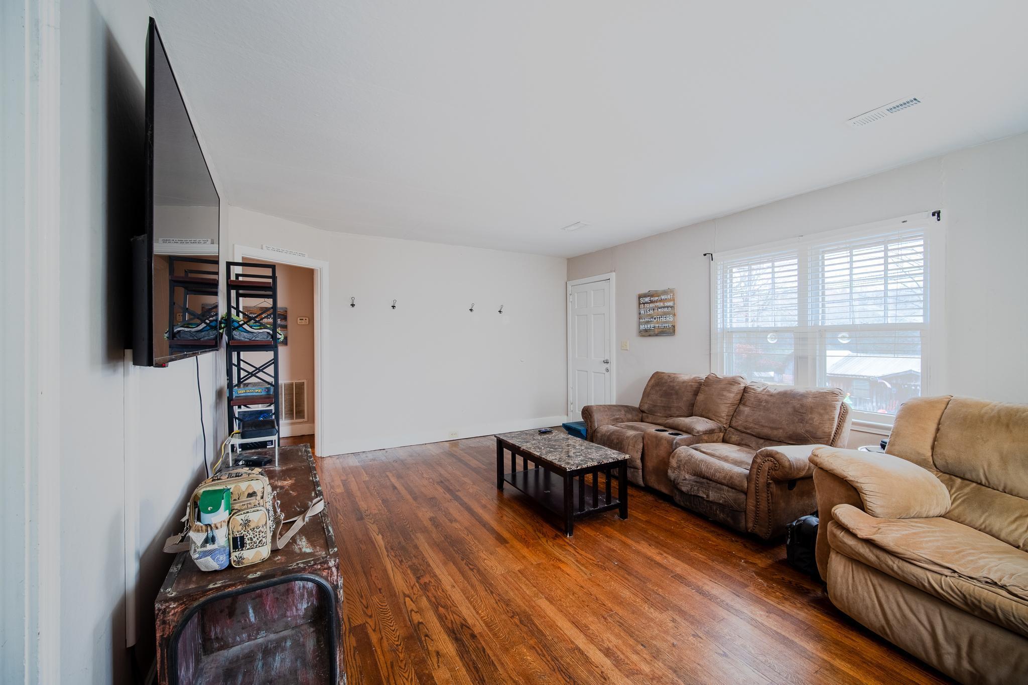 8737 Daisy Dallas Road Hixson, TN 37343 - Photo 5 of 14 8737_Daisy_Dallas_Hixson-05