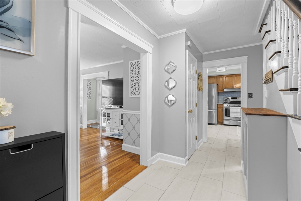 64 Gorman Road Framingham, MA 01702 - Photo 4 of 41 Gallery Image 4