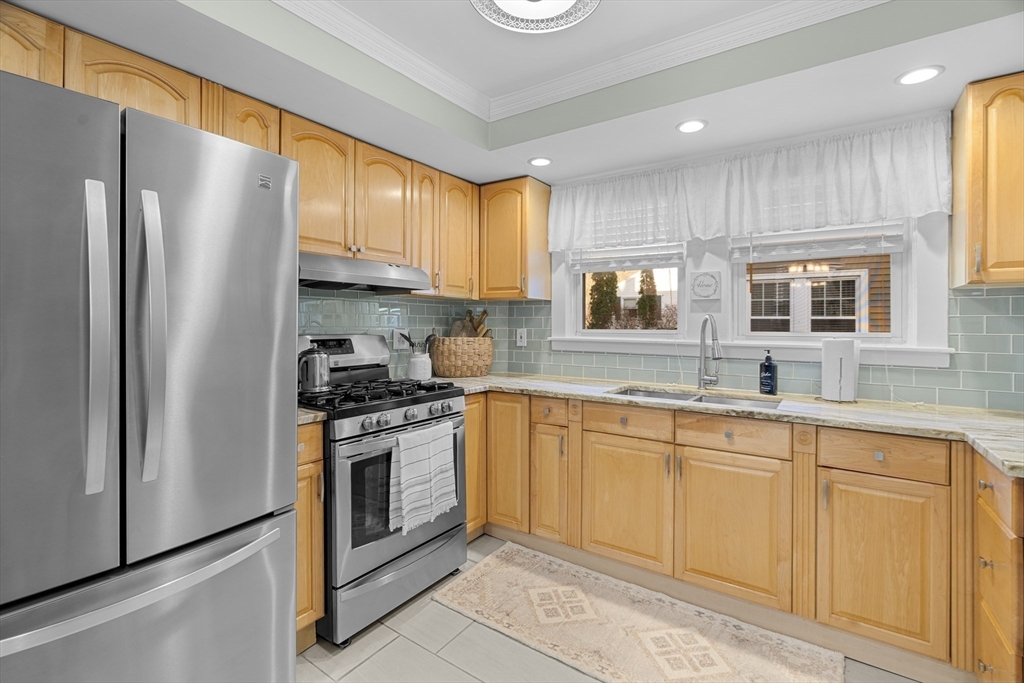 64 Gorman Road Framingham, MA 01702 - Photo 8 of 41 Gallery Image 8