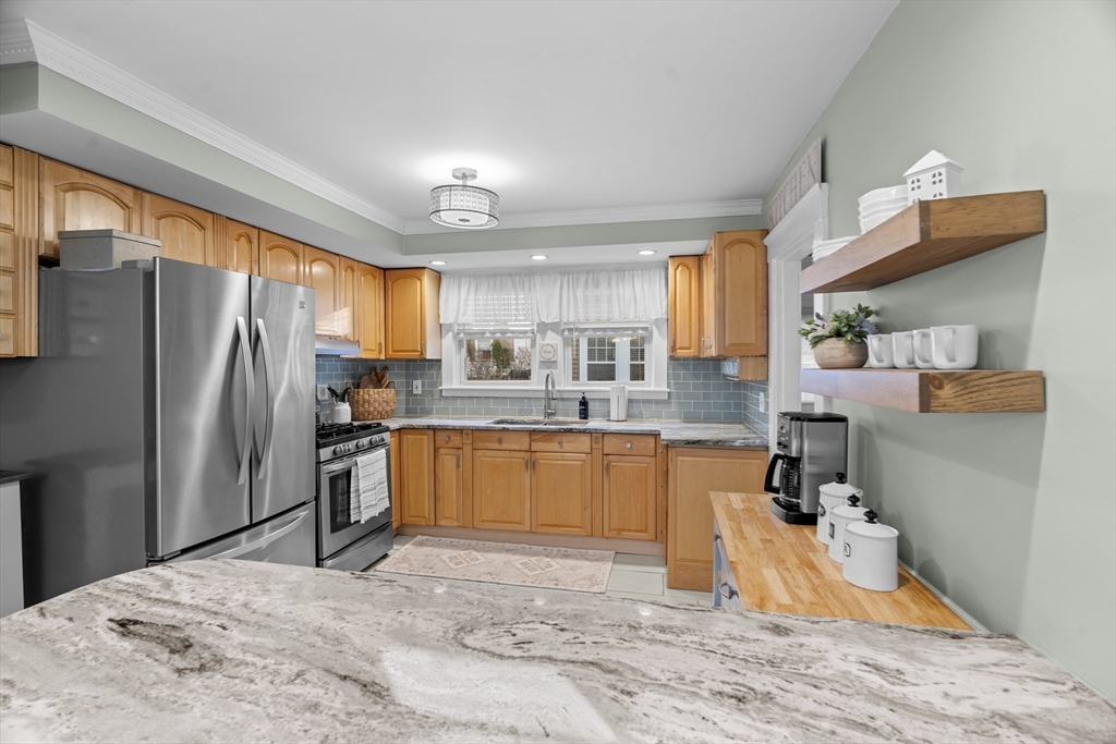 64 Gorman Road Framingham, MA 01702 - Photo 9 of 41 Gallery Image 9