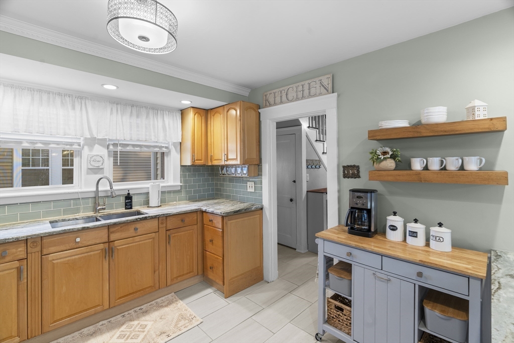 64 Gorman Road Framingham, MA 01702 - Photo 10 of 41 Gallery Image 10