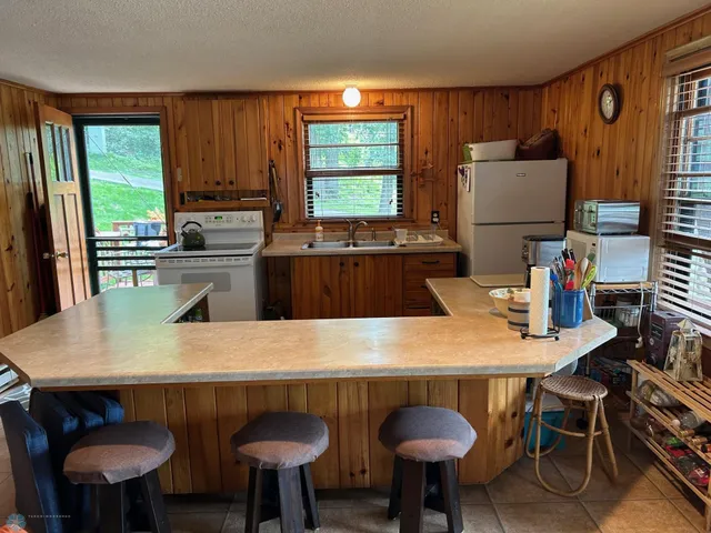 $625,000 | 13112 2nd Street Northeast, Spicer, MN 56288