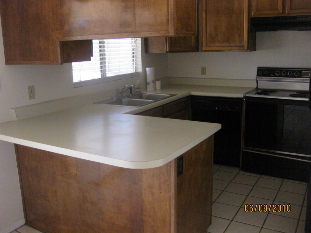 1030 East Utopia Road Phoenix, AZ 85024 - Photo 5 of 5 KITCHEN