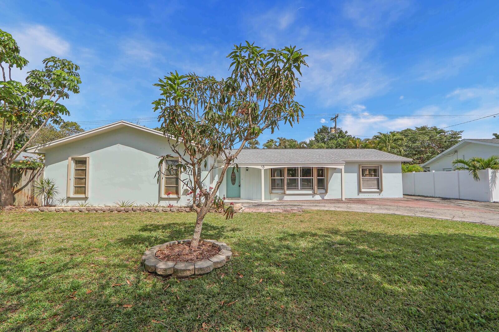 53 Willow Road Tequesta, FL 33469 - Photo 4 of 36 4