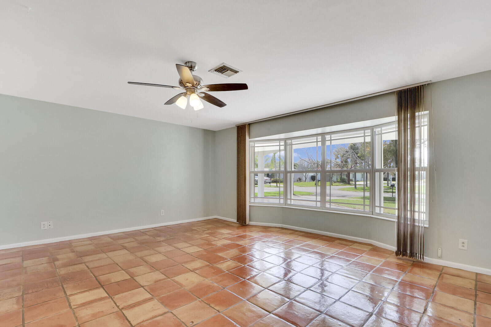 53 Willow Road Tequesta, FL 33469 - Photo 8 of 36 8
