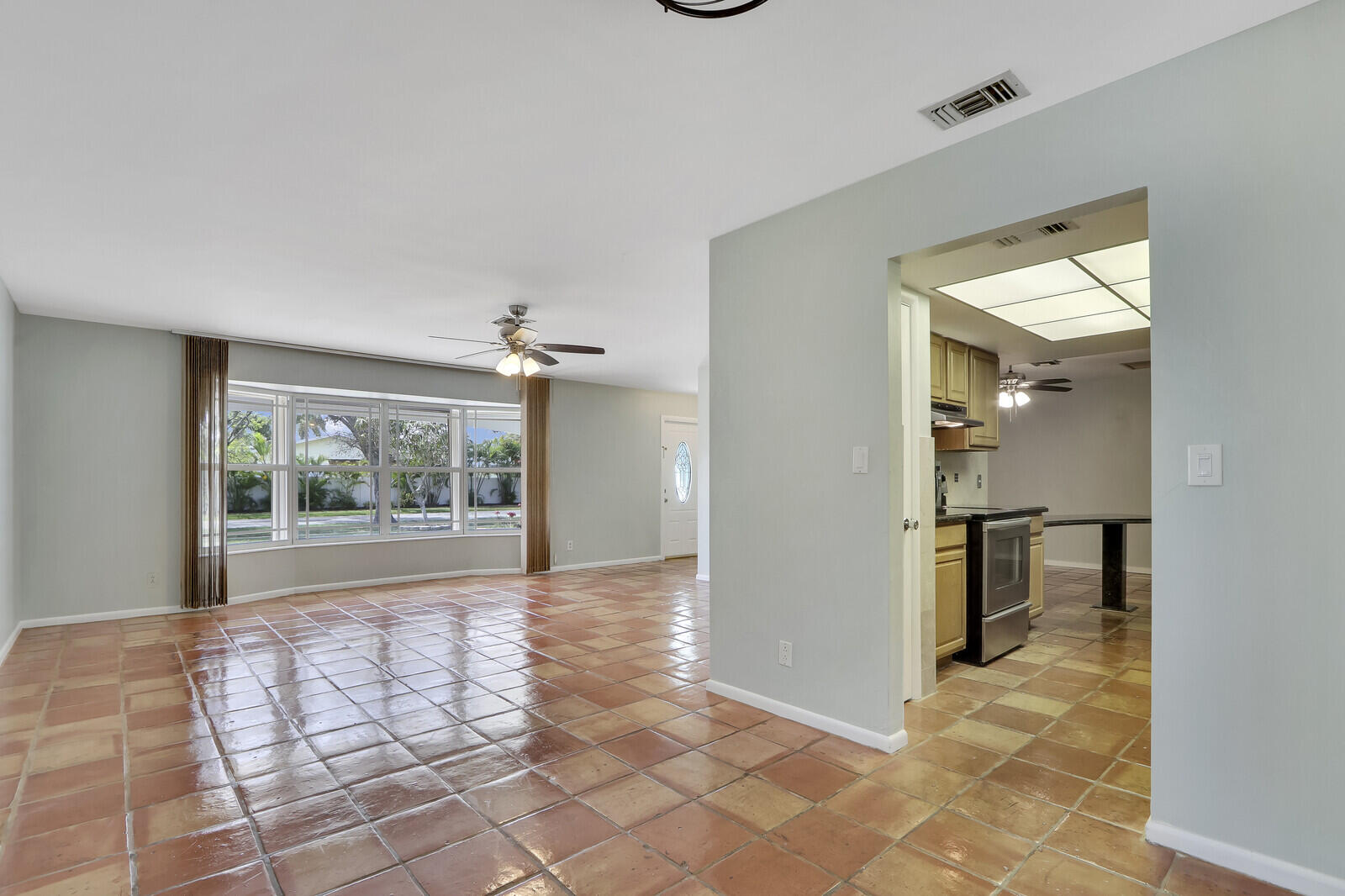 53 Willow Road Tequesta, FL 33469 - Photo 10 of 36 10