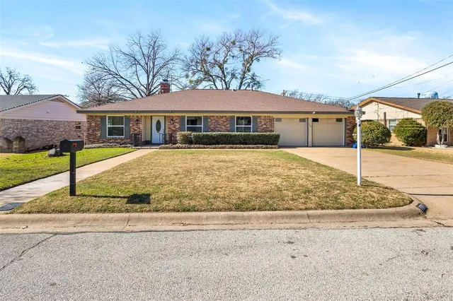 $375,000 | 1905 Cimarron Trail, Hurst, TX 76054