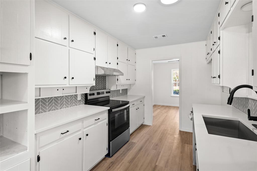 1905 Cimarron Trail Hurst, TX 76054 - Photo 19 of 32