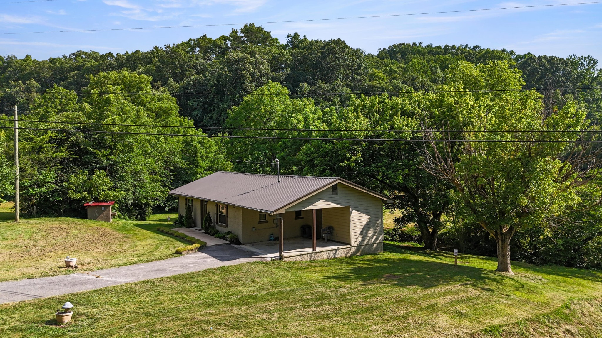 2368 Hall Road Dandridge, TN 37725 - Photo 3 of 28 Gallery Image 3
