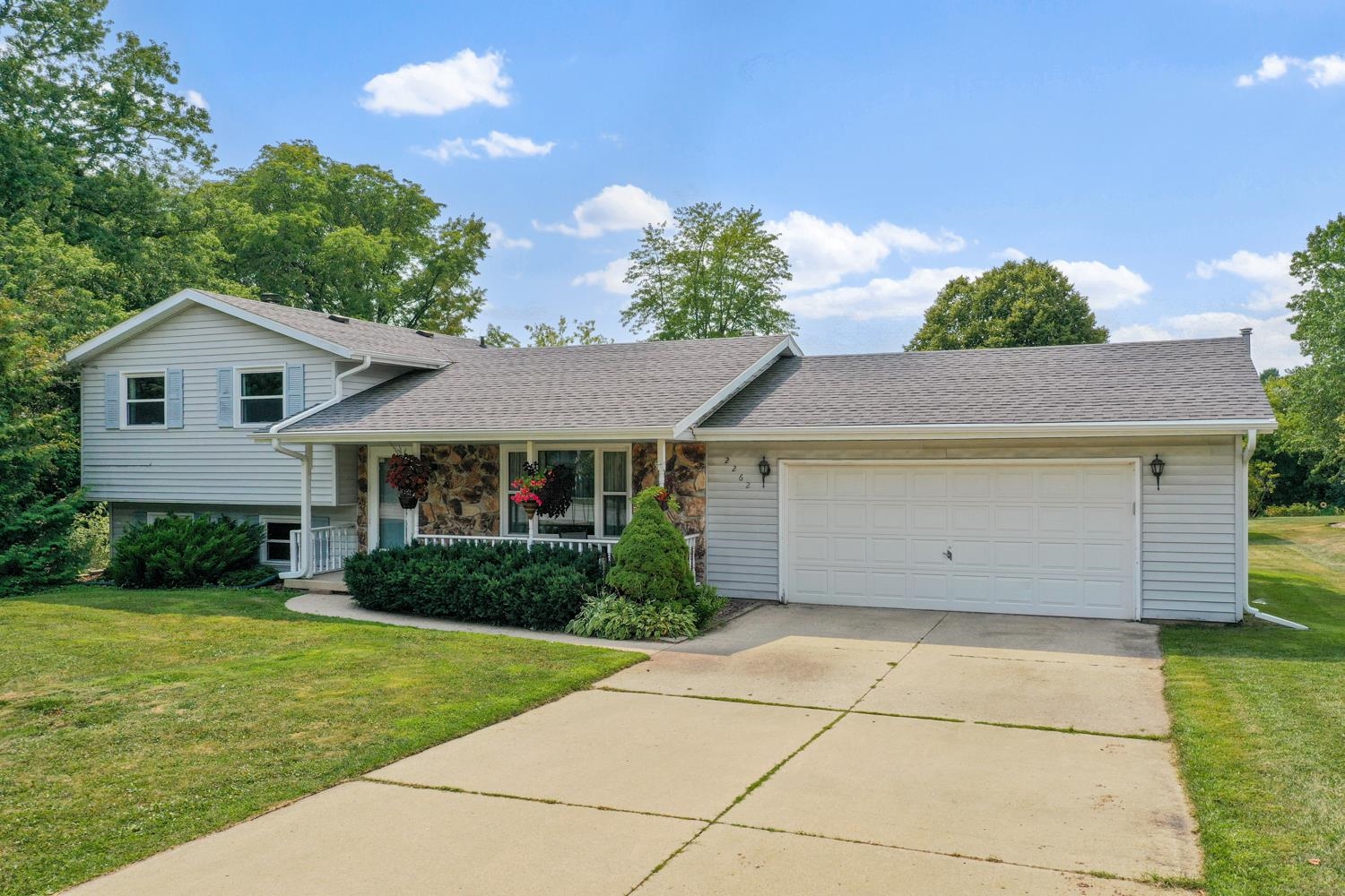 2262 Hazen Road Green Bay, WI 54311 - Photo 1 of 43 Gallery Image 1