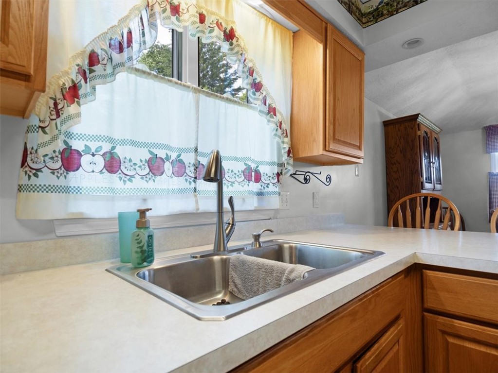 7587 Salmon Creek Road Williamson, NY 14589 - Photo 16 of 49