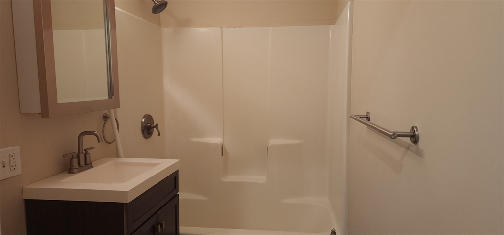 1 Old Colony Road, Unit 204 Mansfield, MA 02048 - Photo 6 of 7