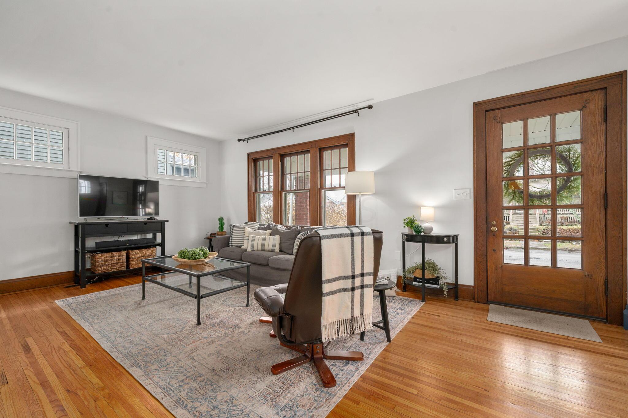 181 Tibet Road Columbus, OH 43202 - Photo 5 of 44 5-web-or-mls-DSC06451