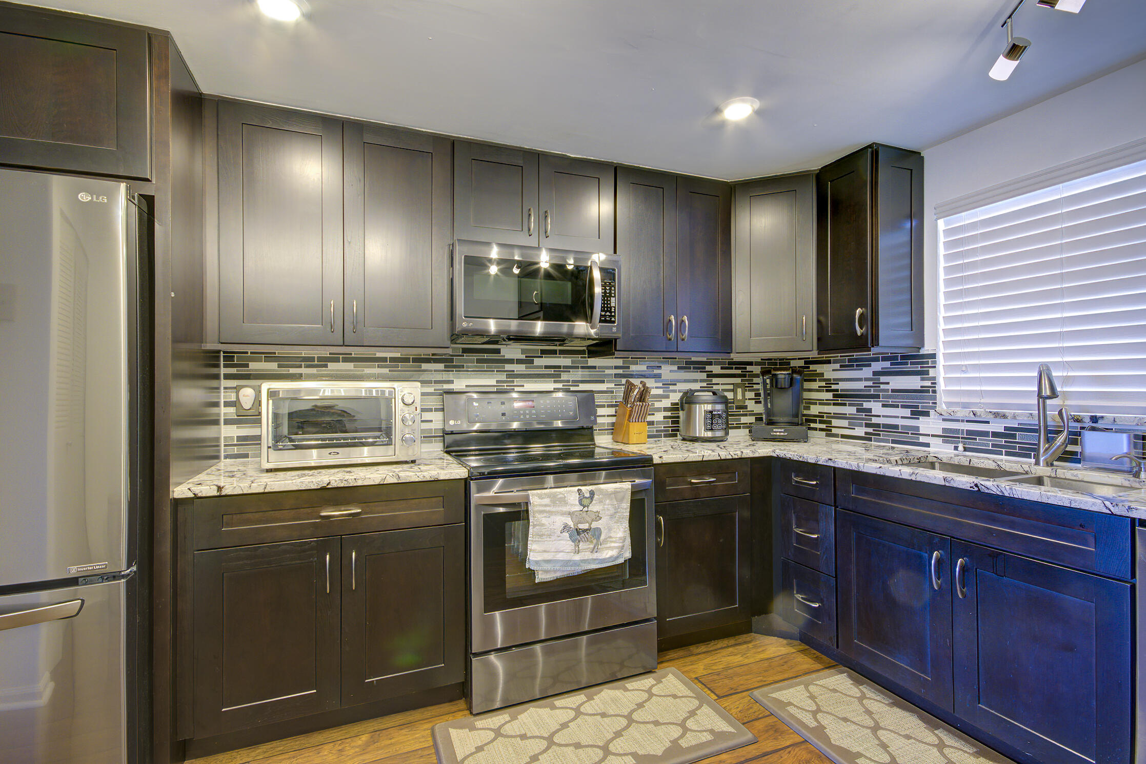 3040 Lake Shore Drive, Unit 502 Riviera Beach, FL 33404 - Photo 2 of 17 _MG_4367