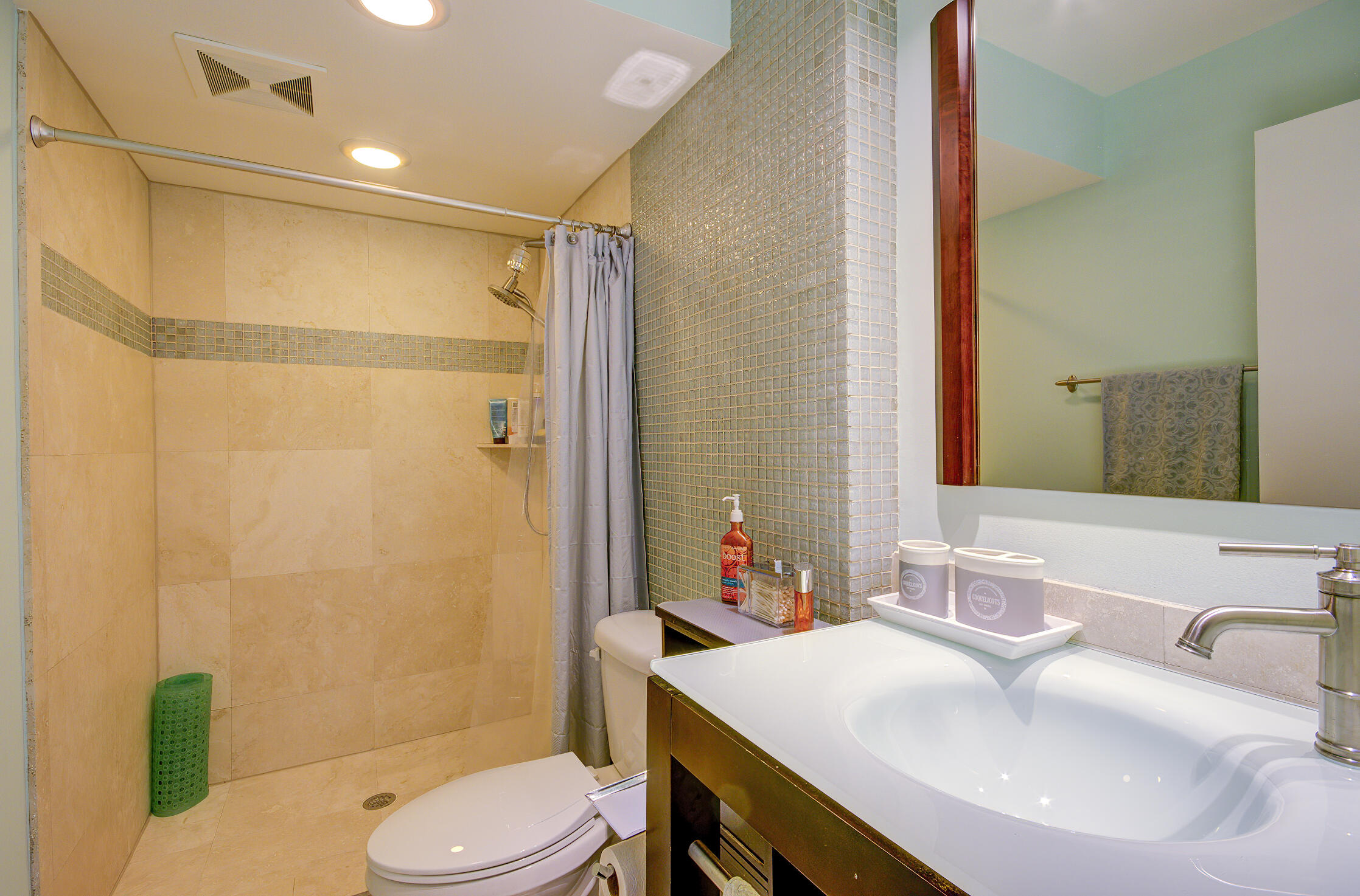 3040 Lake Shore Drive, Unit 502 Riviera Beach, FL 33404 - Photo 10 of 17 _MG_4481