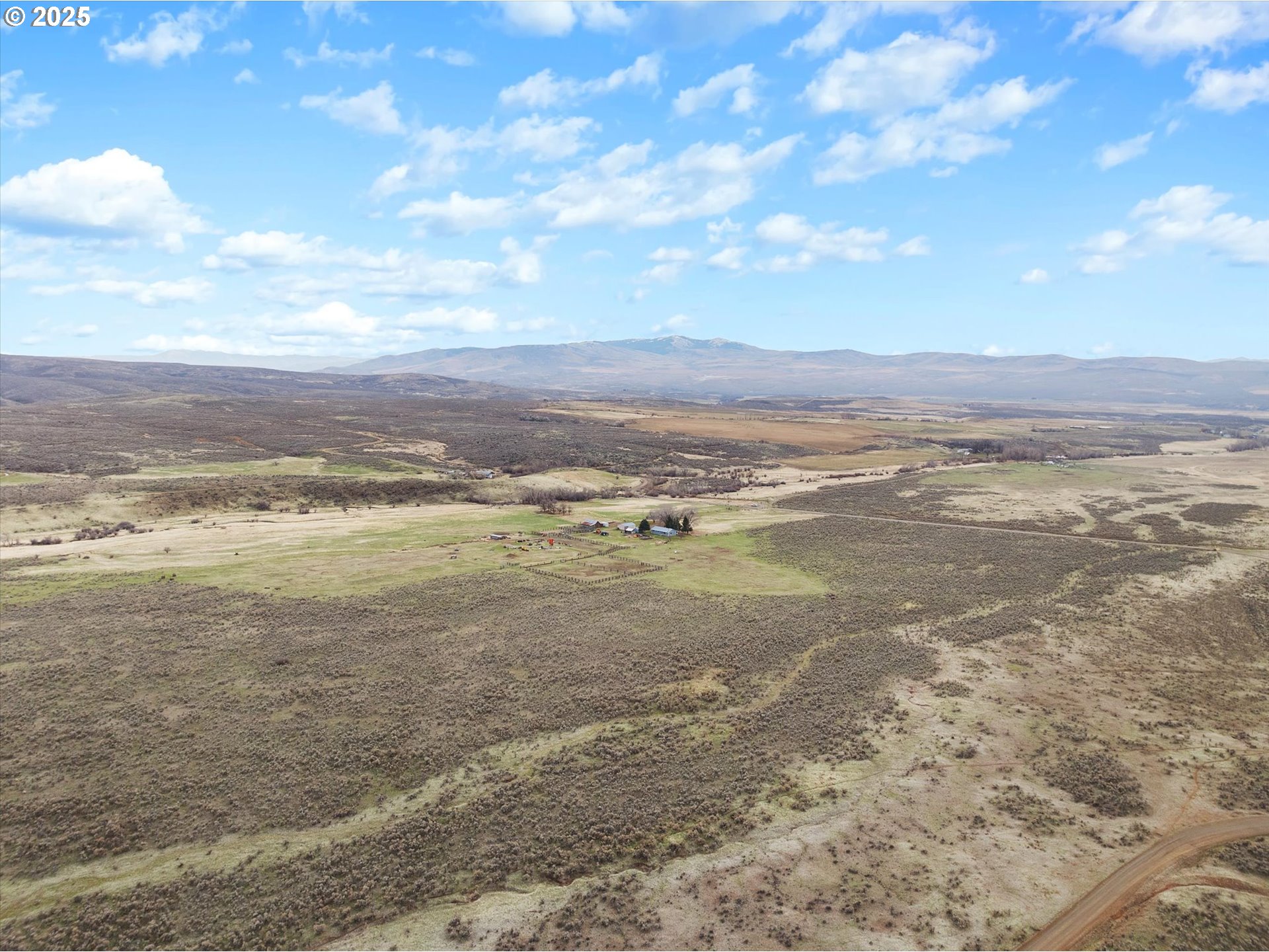 27877 Skinner Road Baker City, OR 97814 - Photo 39 of 48 a view of an ocean and beach