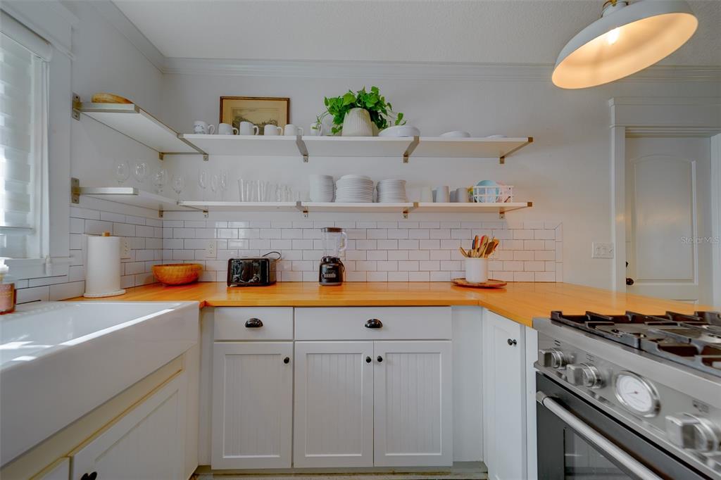 14984 Newport Road Clearwater, FL 33764 - Photo 16 of 58