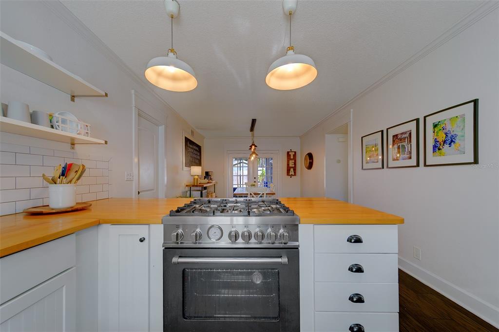 14984 Newport Road Clearwater, FL 33764 - Photo 17 of 58