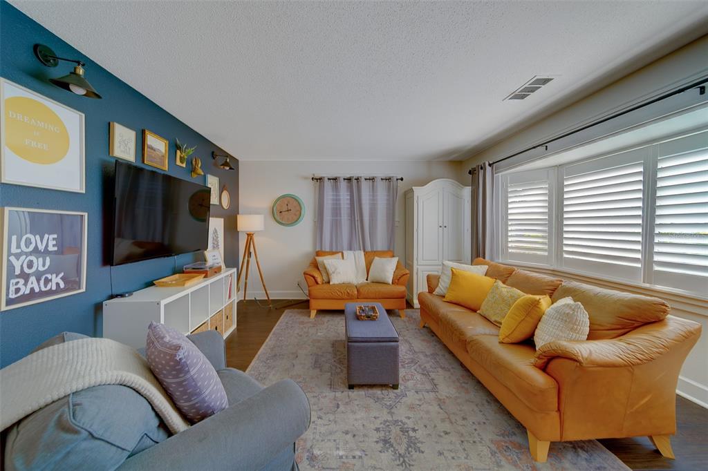 14984 Newport Road Clearwater, FL 33764 - Photo 6 of 58