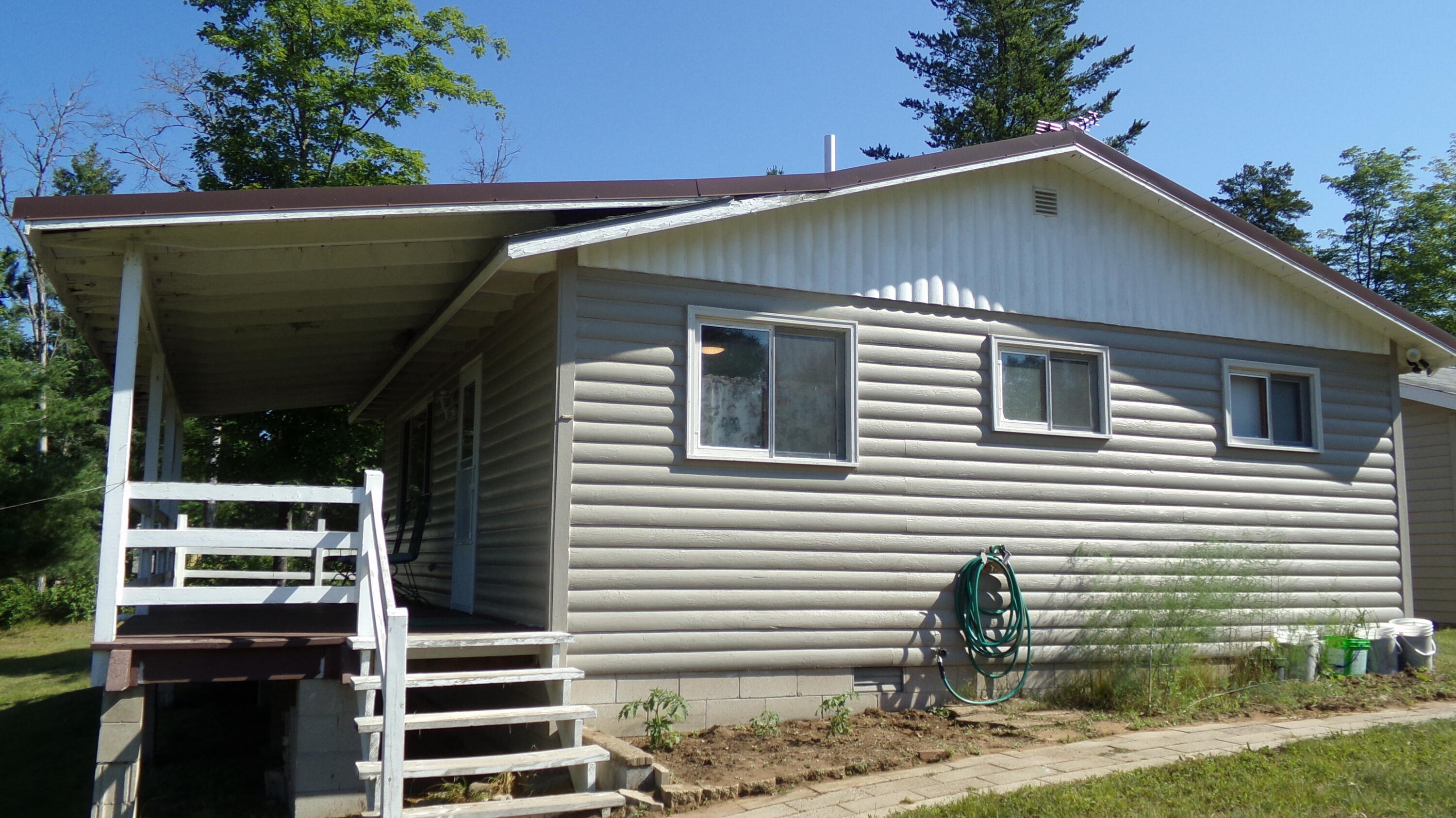 9151 Parkway Road Stephenson, WI 54114 - Photo 25 of 44 Side View