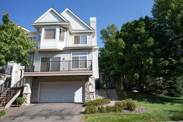 $275,000 | 2310 Eagle Trace Lane, Woodbury, MN 55129