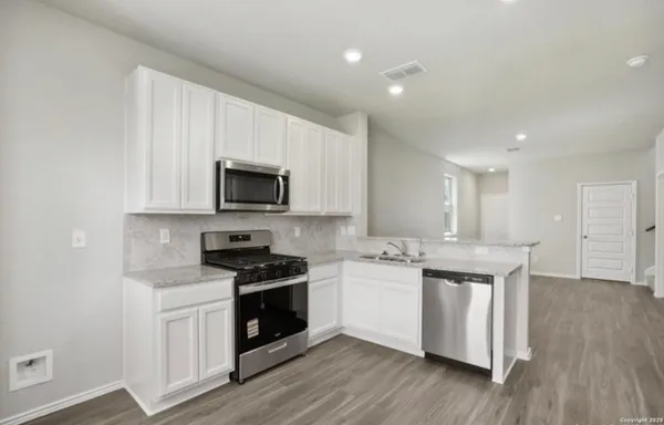 $2,500 | 5139 Halite Valley, San Antonio, TX 78222