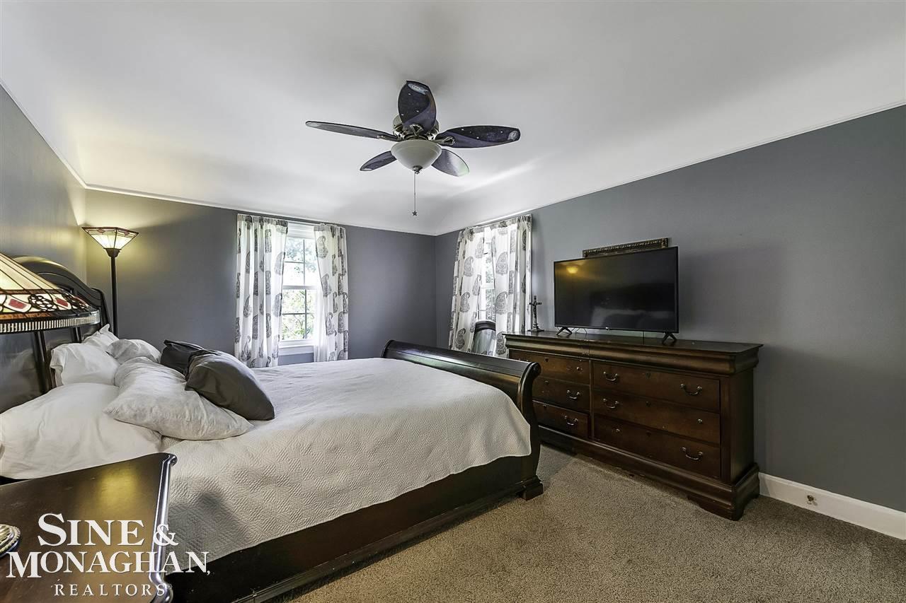 468 Fisher Road Grosse Pointe, MI 48230 - Photo 18 of 36 50078805-17.JPG