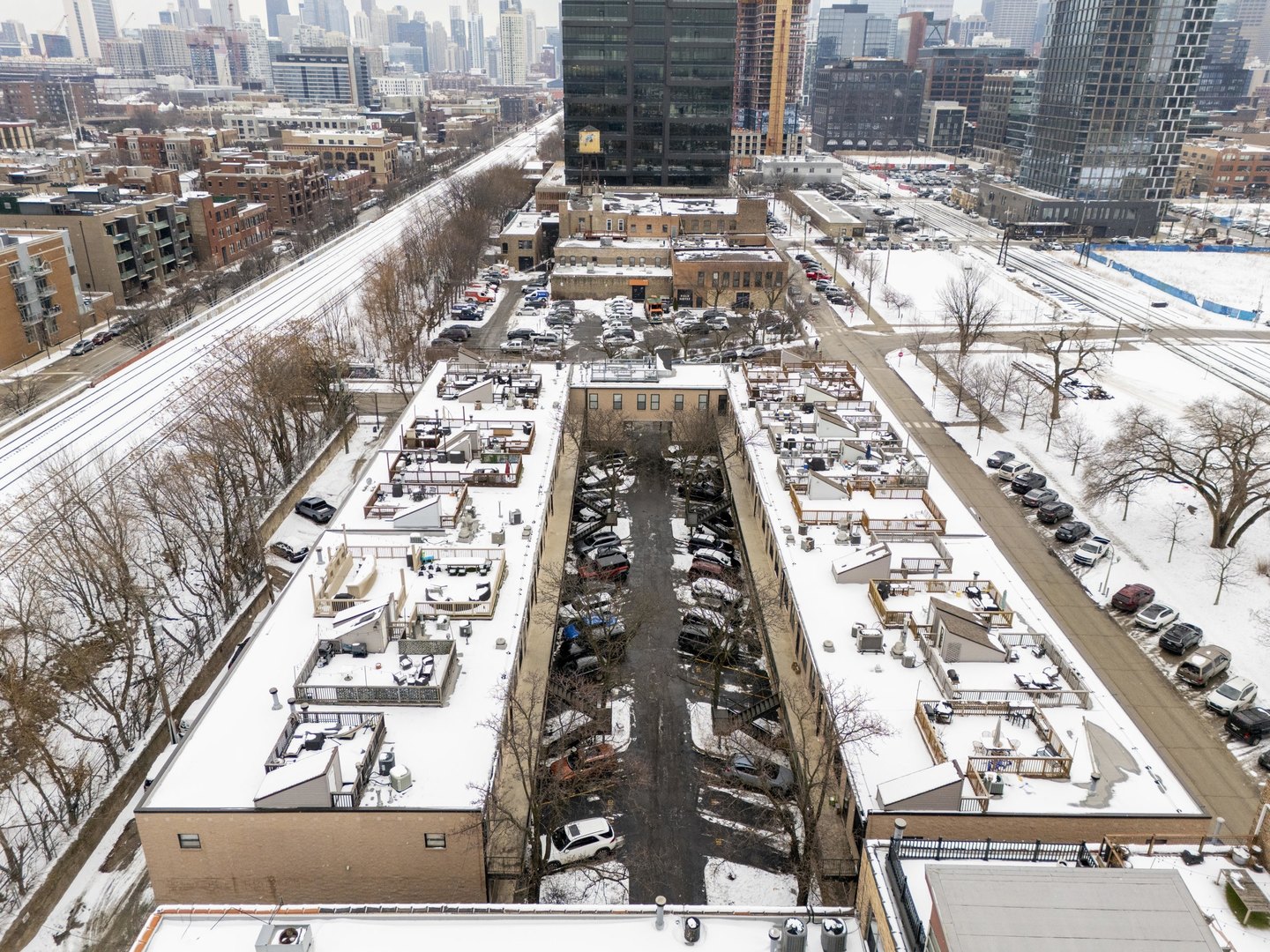 400 North Racine Avenue, Unit 108 Chicago, IL 60642 - Photo 30 of 35