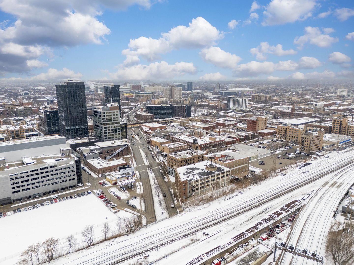 400 North Racine Avenue, Unit 108 Chicago, IL 60642 - Photo 33 of 35