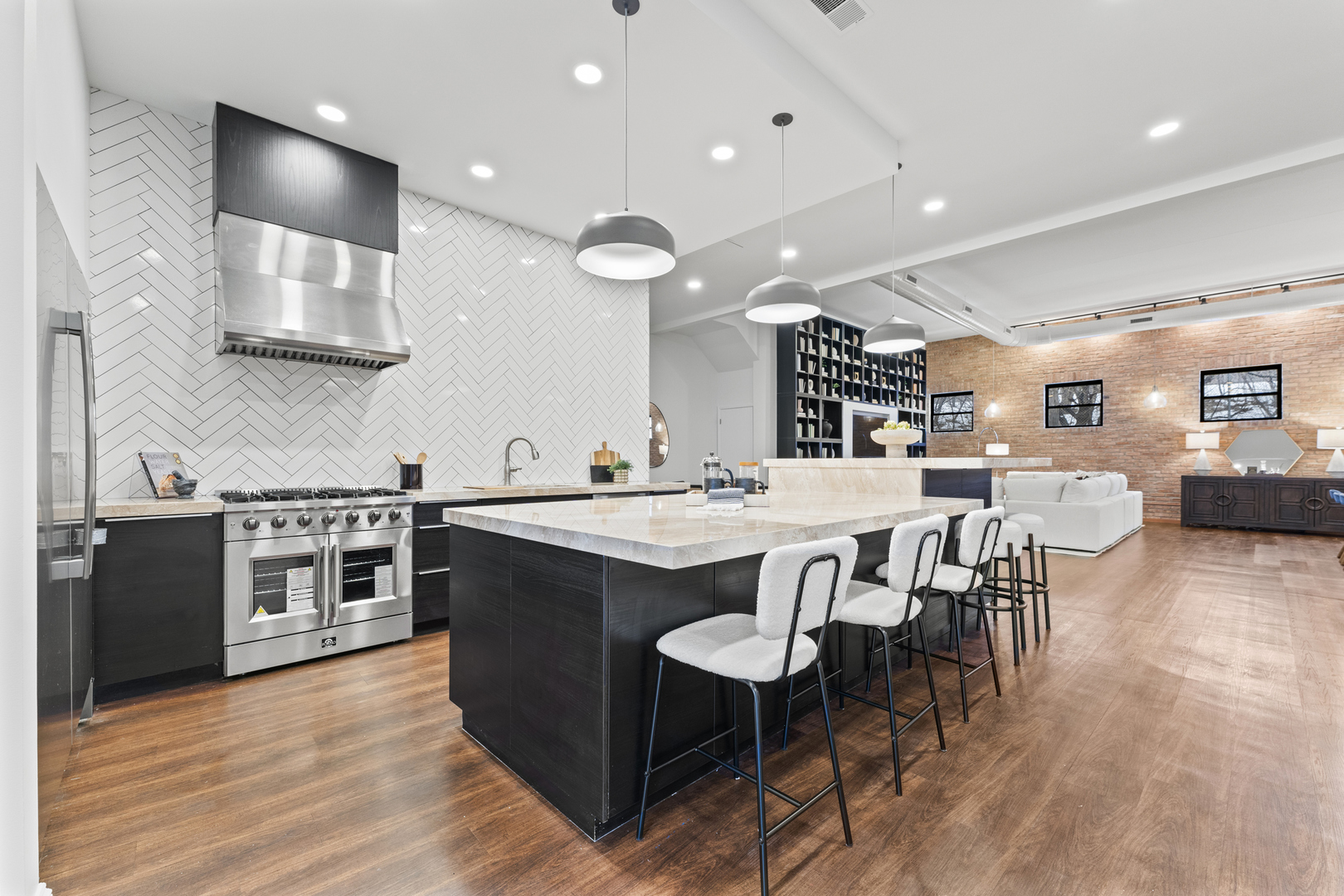 400 North Racine Avenue, Unit 108 Chicago, IL 60642 - Photo 4 of 35