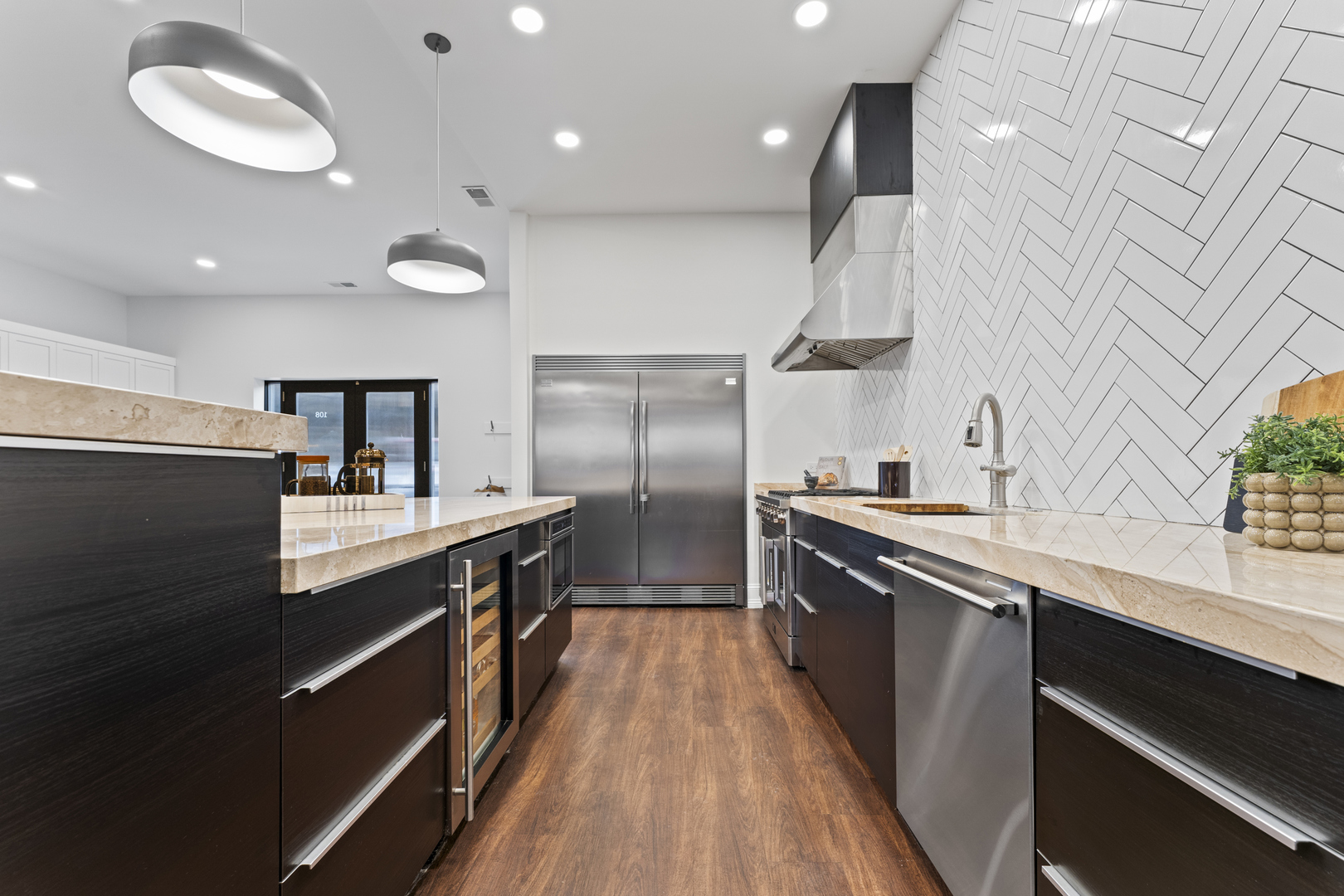 400 North Racine Avenue, Unit 108 Chicago, IL 60642 - Photo 7 of 35