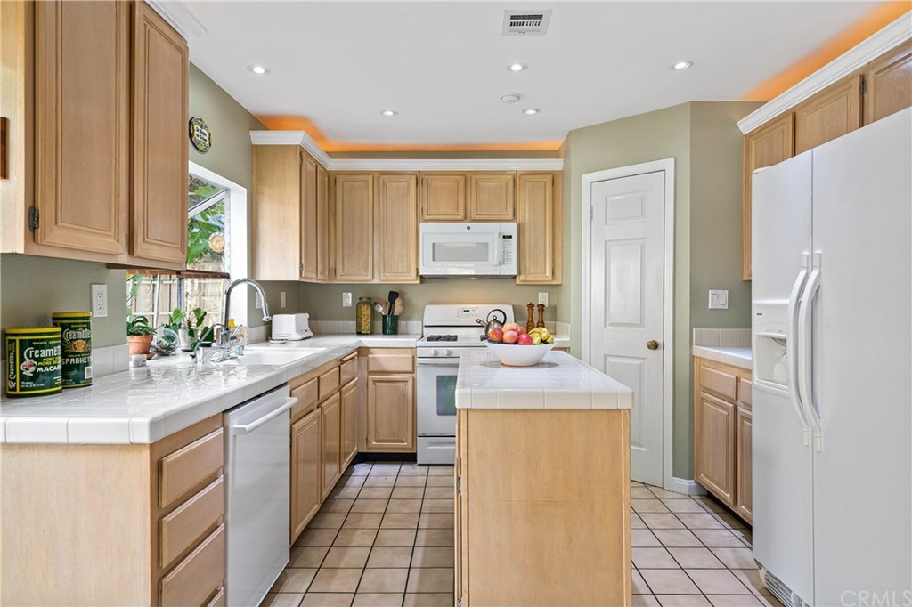914 Bidwell Road San Dimas, CA 91773 - Photo 12 of 46 Gallery Image 12