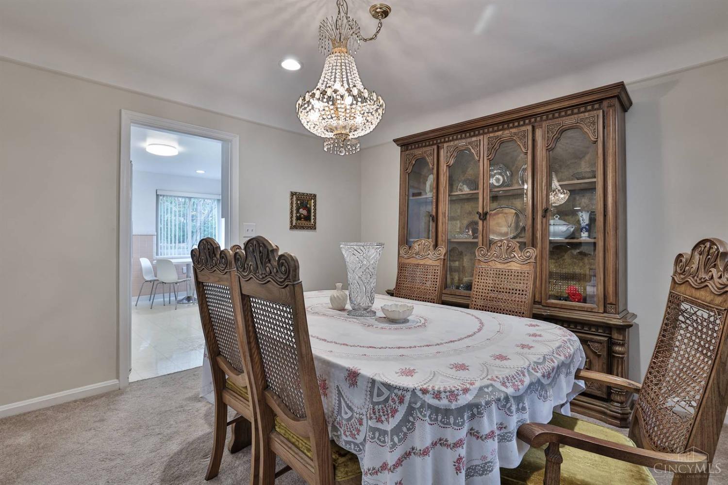 6507 Cliff Ridge Lane Cincinnati, OH 45213 - Photo 8 of 31 Gallery Image 8