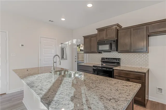 $1,600 | 601 West 24th Street, Unit 111, Bryan, TX 77803