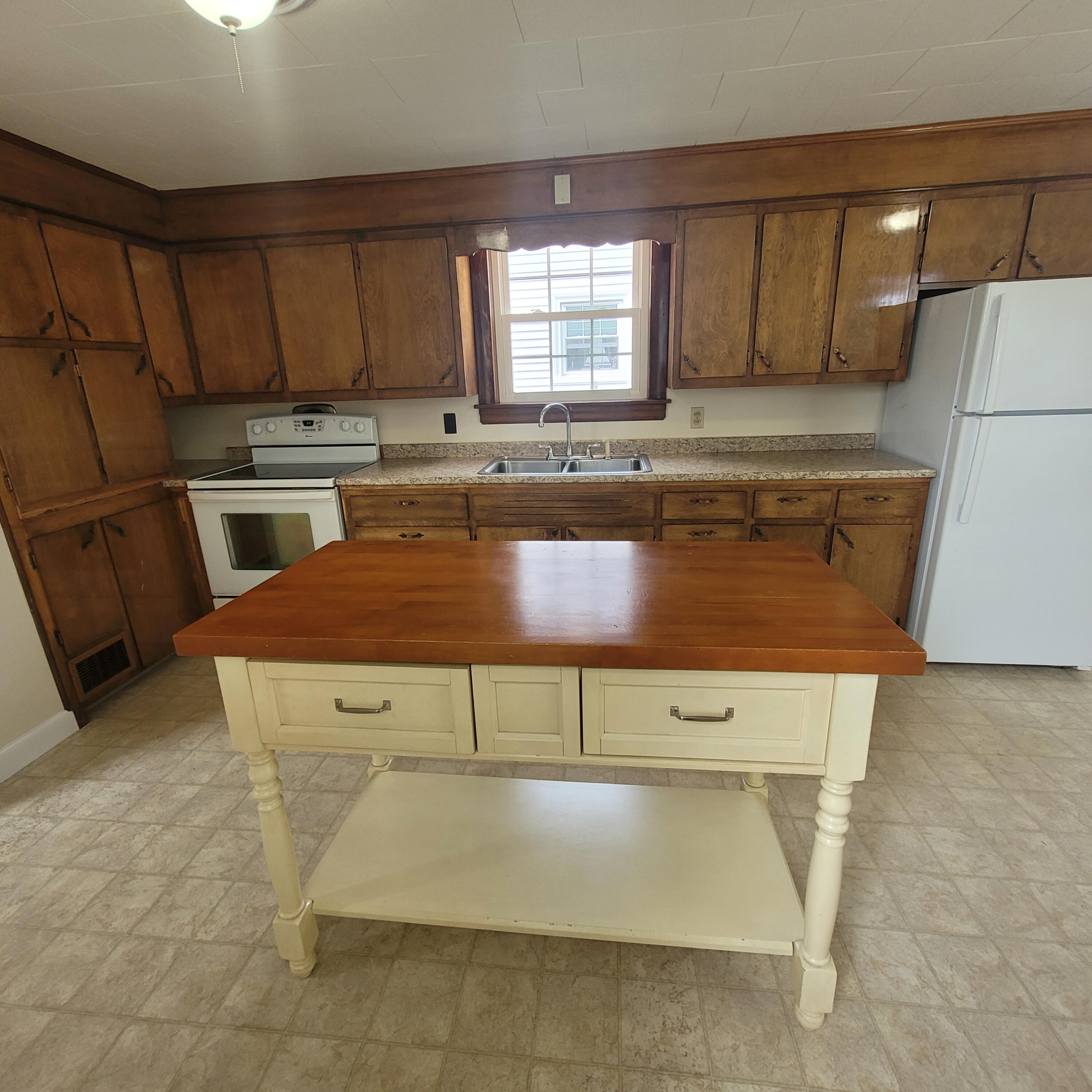 119 Main Road South Hampden, ME 04444 - Photo 14 of 36 20230803_153925