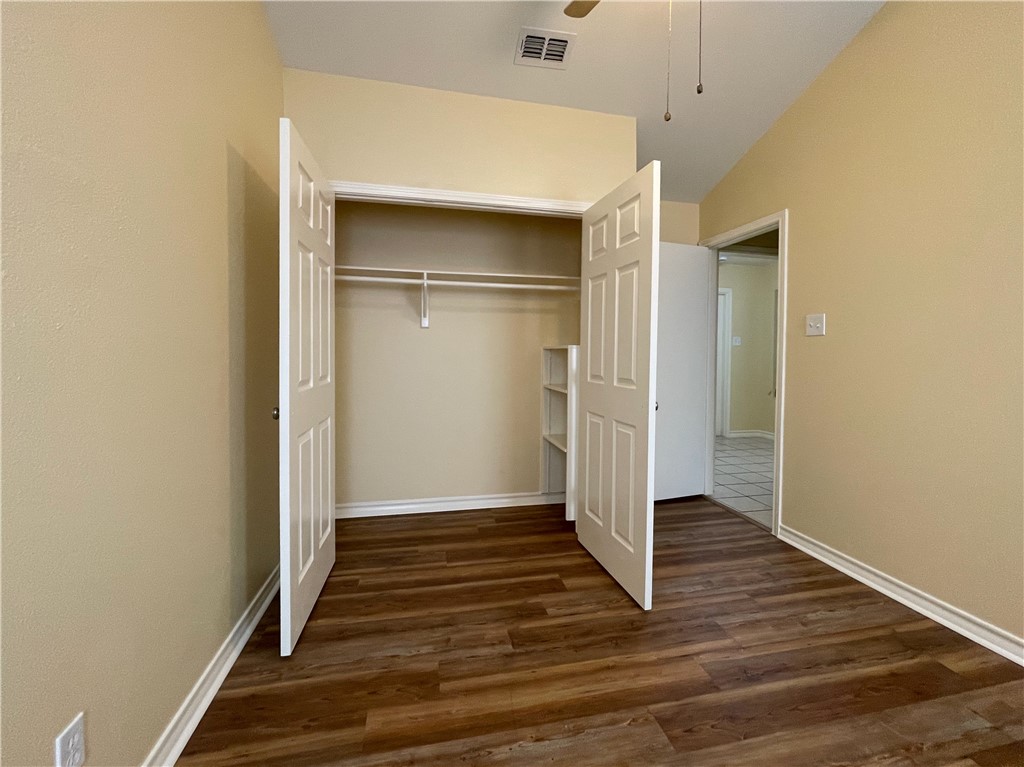 4221 Ridge View Drive Corpus Christi, TX 78413 - Photo 9 of 34