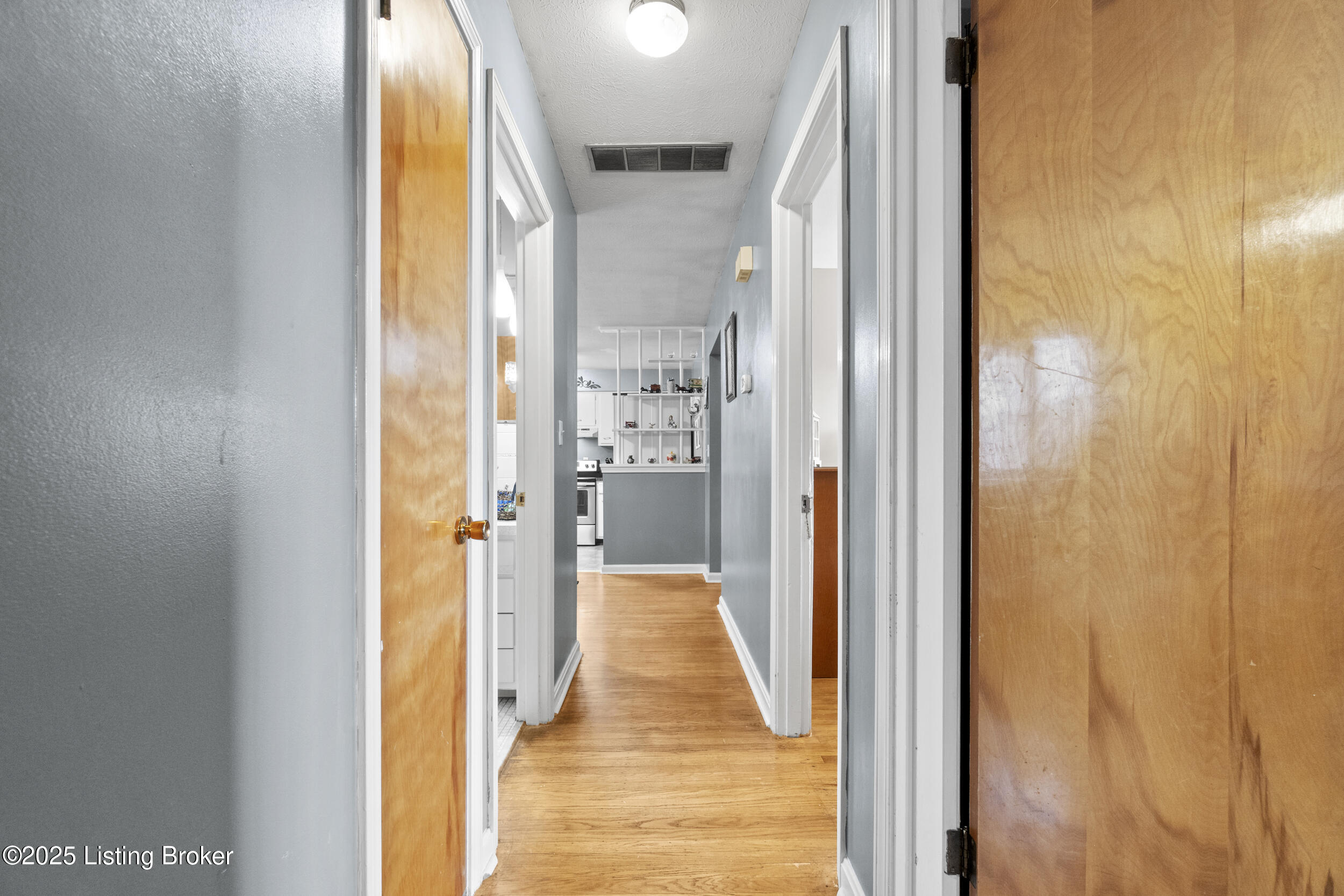 718 Palatka Road Louisville, KY 40214 - Photo 27 of 34 HALLWAY