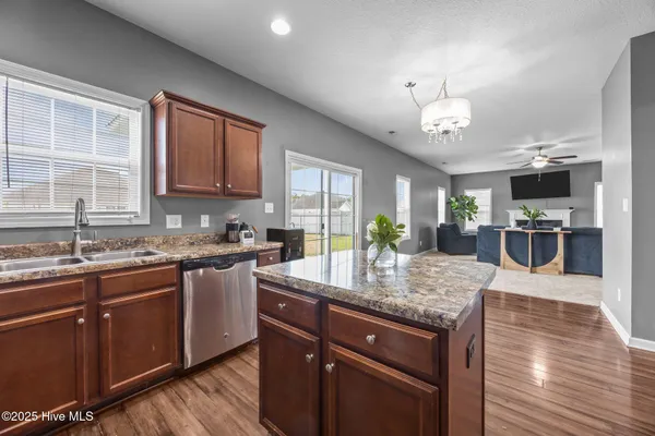 $2,400 | 841 Dynasty Drive, Jacksonville, NC 28546