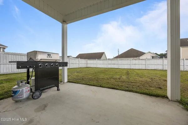 $2,400 | 841 Dynasty Drive, Jacksonville, NC 28546