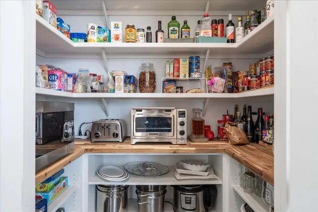 a view of a storage & utility room