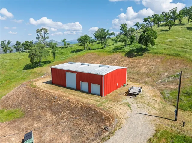 $1,750,000 | 39603 Road 810, Raymond, CA 93653