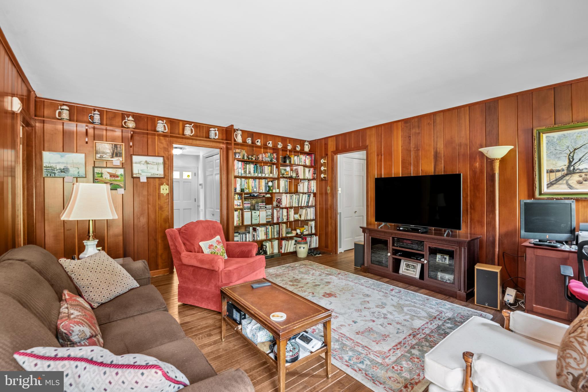 305 Green Lane Reading, PA 19601 - Photo 11 of 31