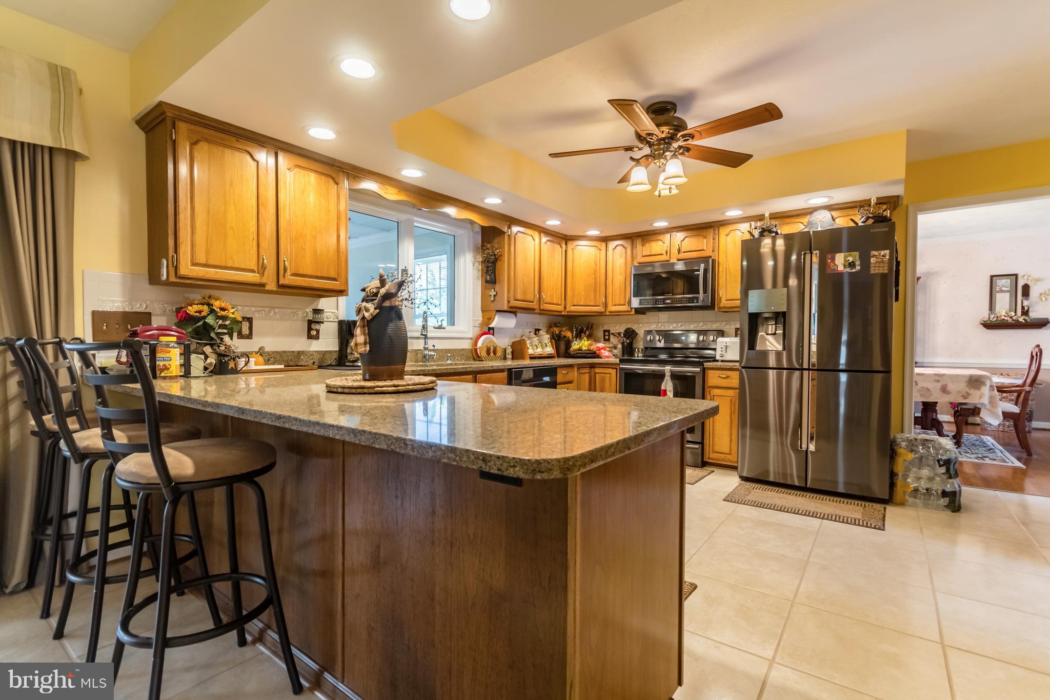 Updated Kitchen w/ Granite Counters