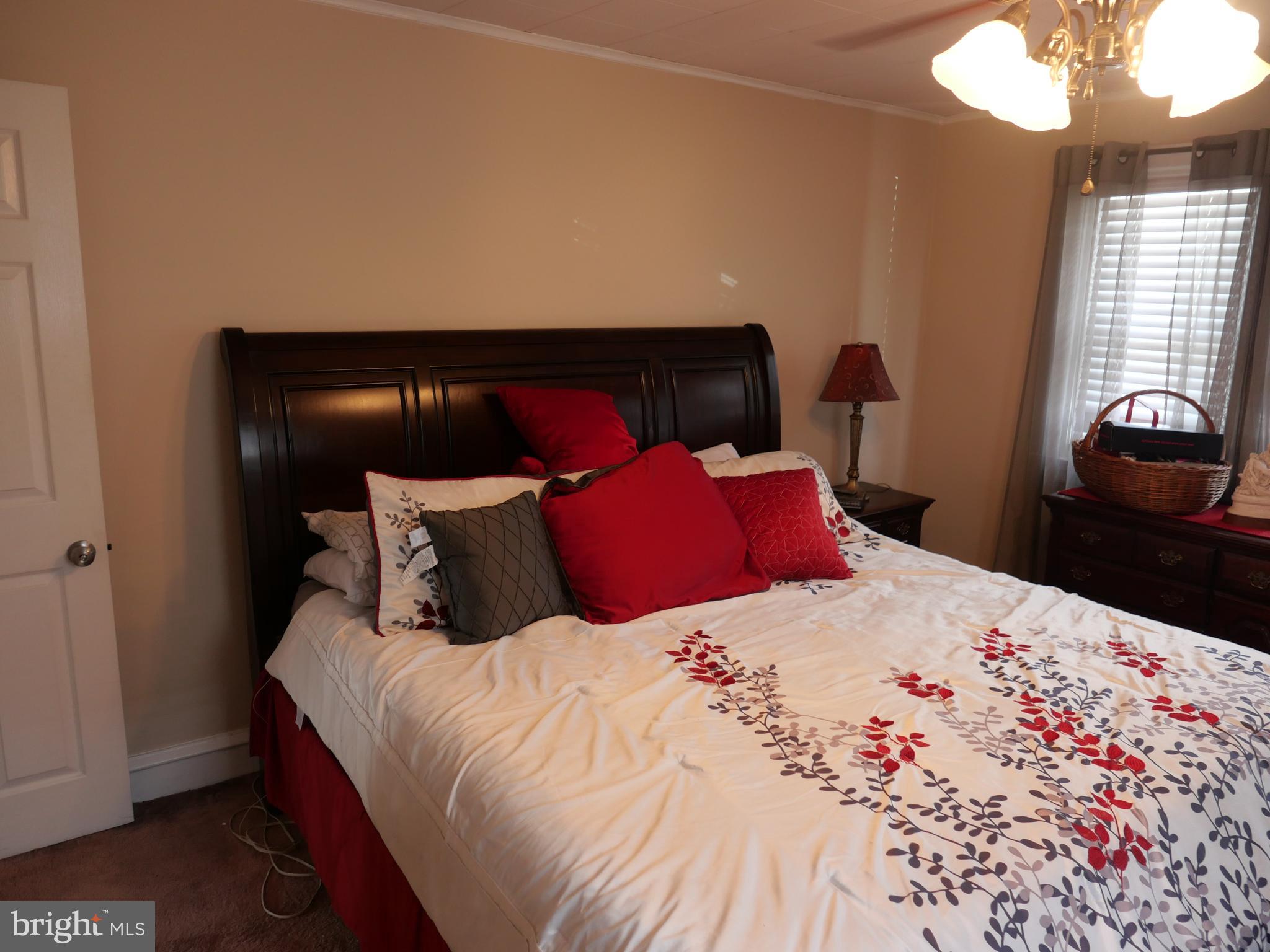 104 Crestview Road Upper Darby, PA 19082 - Photo 18 of 26