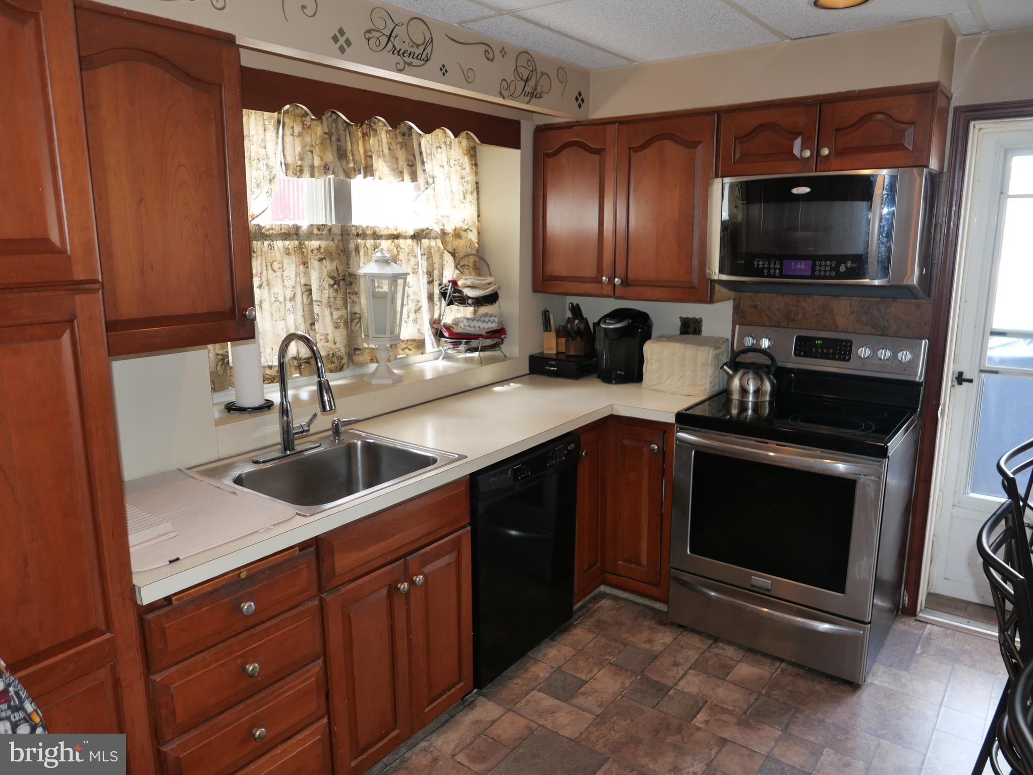 104 Crestview Road Upper Darby, PA 19082 - Photo 10 of 26