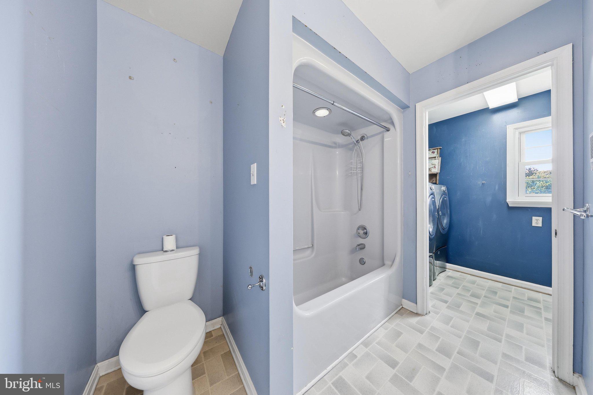 325 East Mountain Road Knoxville, MD 21758 - Photo 35 of 54 Hall Bathroom